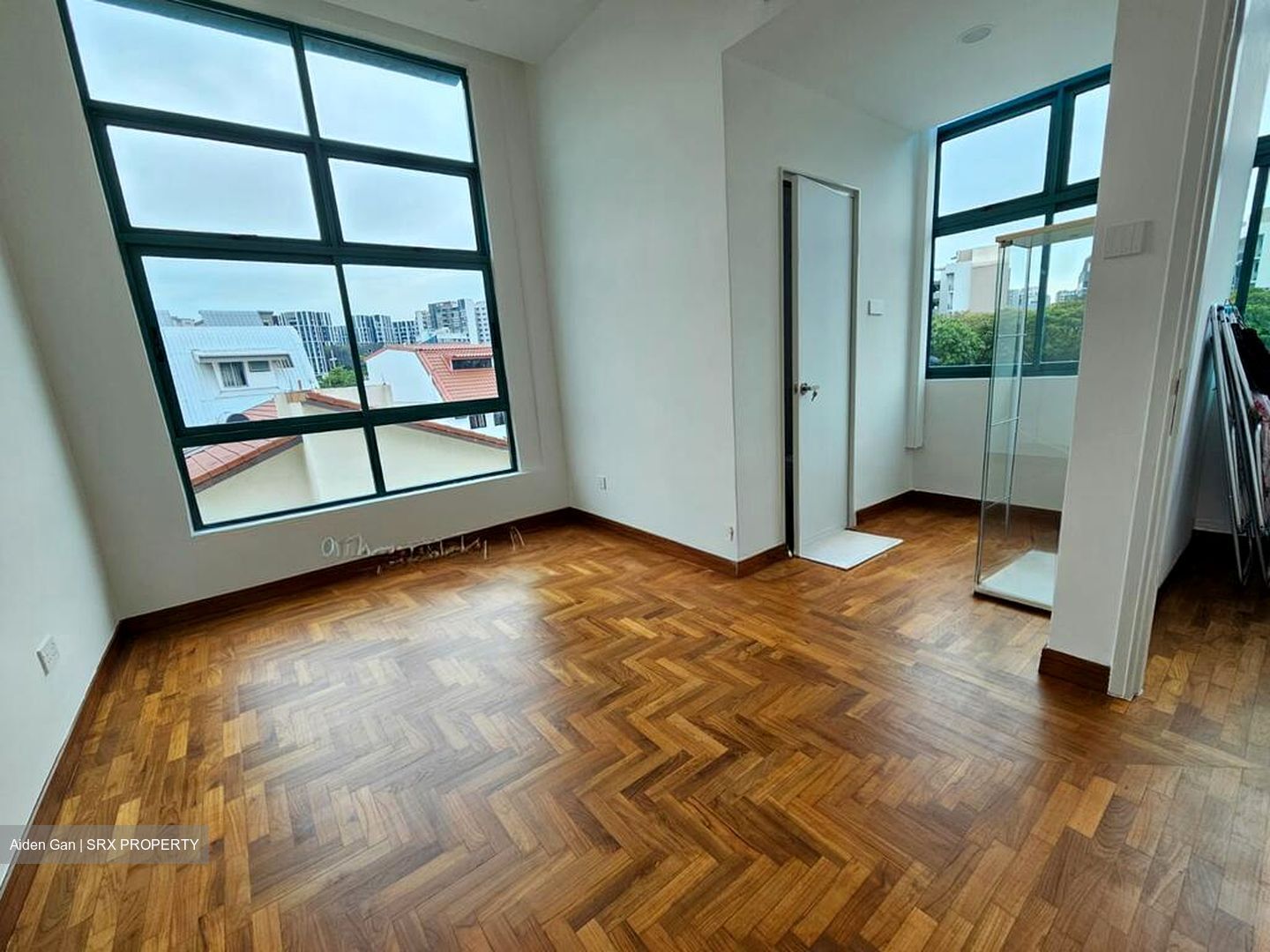 Paya Lebar Crescent (D19), Terrace #501957091